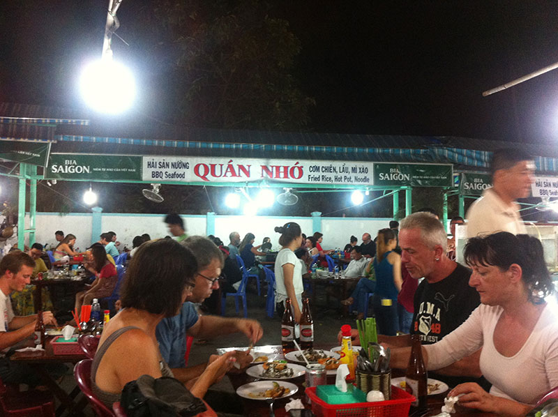 Duong Dong Night Market